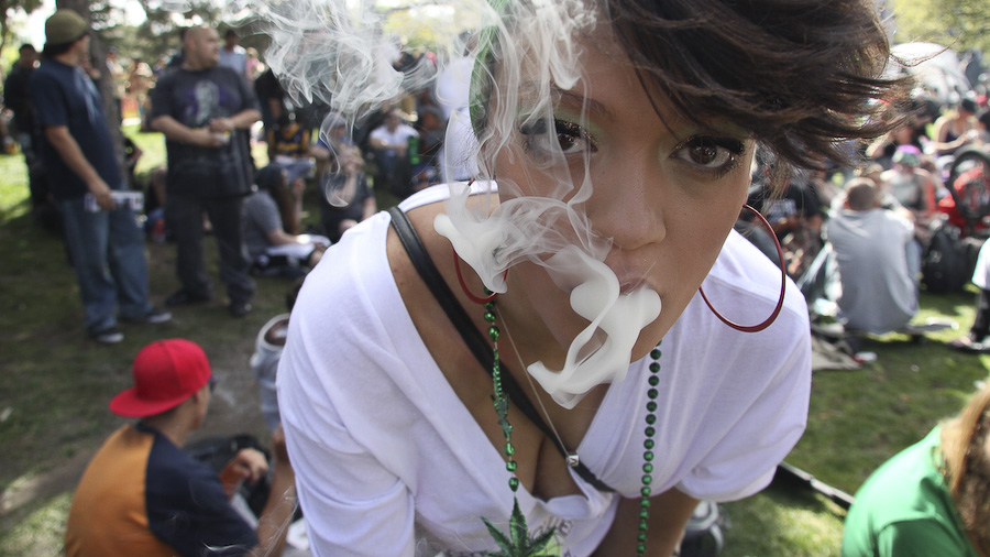 Pesquisa: maconha é nova porta de entrada na dependência química entre adolescentes