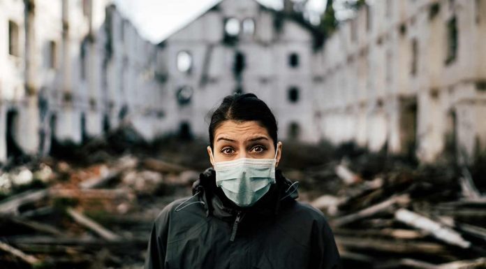 Informações alarmantes sobre a pandemia também provocam surtos de medo Informações alarmantes sobre a pandemia também provocam surtos de medo